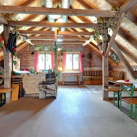 Dorfstrasse 6 * Stetten (Upper Bavaria)